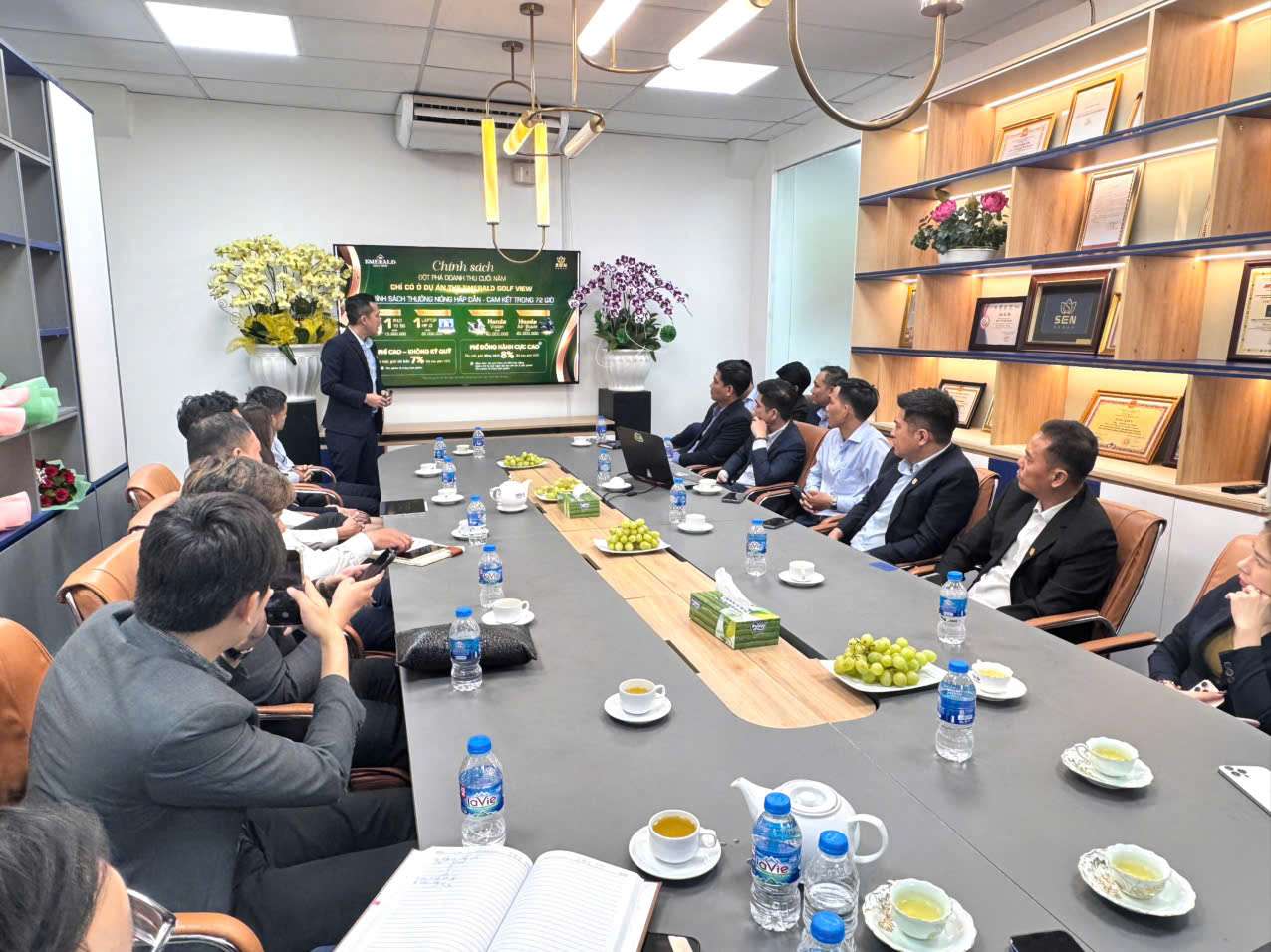 SỰ KIỆN HỌP MẶT ĐẠI LÝ VÀ KÝ KẾT PHÂN PHỐI DỰ ÁN THE EMERALD GOLF VIEW